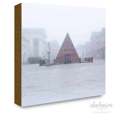 Der Marktplatz von Karlsruhe an einem Sonntag Morgen im Oktober